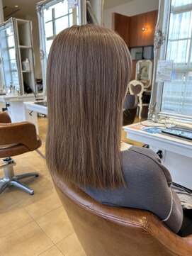 ウェルズ グランデ 奈良店(Well's GRANDE) ベージュ