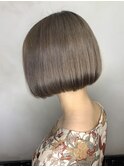 ミニボブ×ケアブリーチモノトーンベージュ
