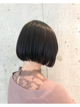 サクラ オモテサンドウ(SAKURA) 切りっぱなしボブ×ダークアッシュ《表参道/外苑前》