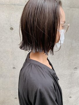 ポーズ(PAUSE) 暗髪×ぷつっとボブ