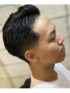 フランクスバーバーザスタンド(Frank’s barber the stand) スキンテーパーフェード　ビジネスサイドパートバーバースタイル