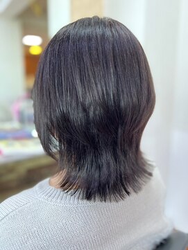 アークスヘアー 大人可愛いアッシュベージュくびれボブ耳掛け透明感