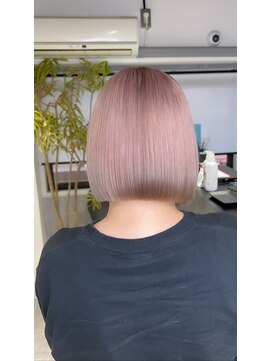 ロイオブジゼル(roi of GiseL) ミニボブ　ピンクカラー　ブリーチカラー