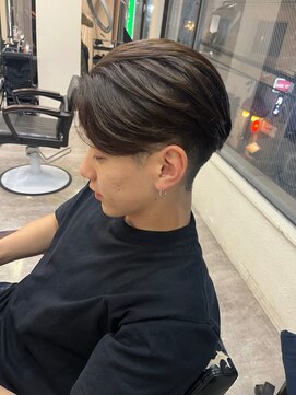 ネウィサリュー 立川(newi saLyu) メンズカット/メンズカラー/メンズパーマ/学割/センターパート