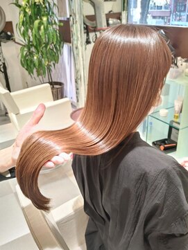 レブリィ ゼンコー 国領(Reverie ZENKO) ツヤ髪スタイル/フルカラー/小顔カット