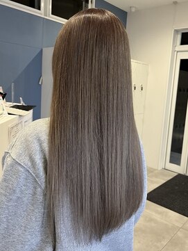 プラス ファースト ヘア(Plus 1st) ミルクティーカラー×ストレートロング×ニュアンスカラー