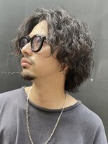 センターパート波巻きスパイラルパーマツイストスパイラルパーマ