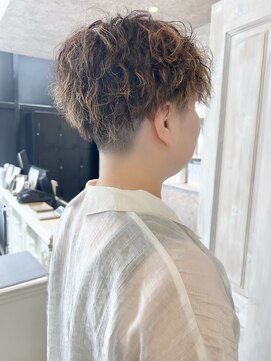キャアリー(Caary) 福山市美容室Caary20代30代刈り上げショートツイストパーマ