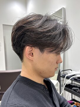 カルム(kalm) センターパートニュアンスパーマ