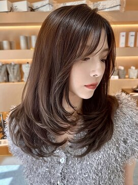 ディーバ 渋谷(D.I.E.V.A) 40代50代韓国ヘア顔周りレイヤーカットハッシュカット