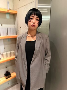 オン眉 レイヤー ショートボブ