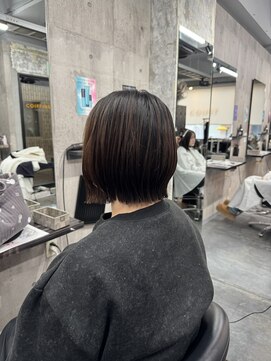 コワファースト長崎シャンプーボーイ 2nd(COIFF1RST 長崎 SHAMPOO BOY) ぱつっとボブ まるみボブ ミニボブ ショートボブ