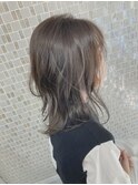 ライトグレージュ