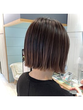 プラグ バイ ネオリーブ(plug by neolive) 20代30代 ぱつっとボブ/メルティカラー/ハイライト/マッシュ