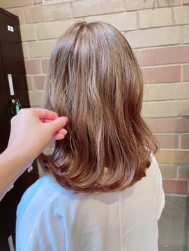 エルテ(ERTE) 【ナチュラルなのにブリーチオンカラー】スタイル