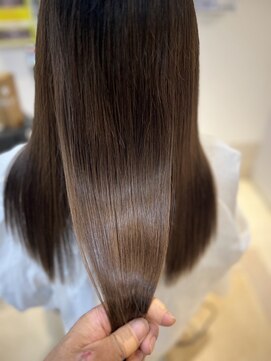 ヴィヴァーチェイルソーレ(VIVACE ilsole) 20代30代40代髪質改善トリートメントツヤ髪ココアブラウンロング