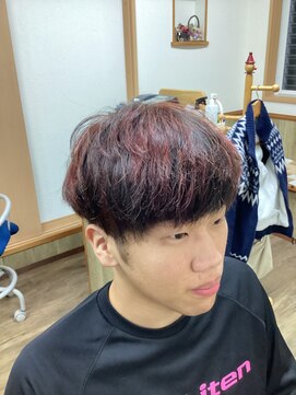 ひばり 美容室 赤メッシュ+ツーブロック