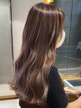 エリマバイフィフス 調布(elima by fifth) ダメージレスなブリーチカラーで作るベージュハイライトカラー