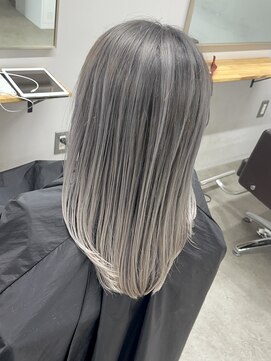 リグ 横浜(Lig.) エアタッチバレイヤージュホワイトシルバーブリーチダブルカラー