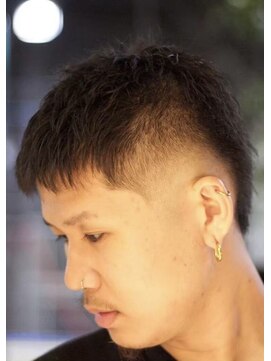 キングスマントーキョー 三鷹店(KINGSMAN TOKYO) アップバング / ツーブロック / スキンフェード[三鷹/バーバー]