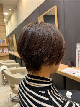 大人可愛いショートレイヤー