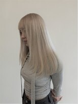 ミナリ(minari)&nbsp;レイヤーカット／ハイトーンカラー