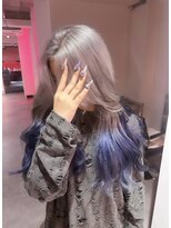 ダズリングディア(Dazzling Deer)&nbsp;ブルー／デザインカラー／ロング／巻き髪／ハイトーン