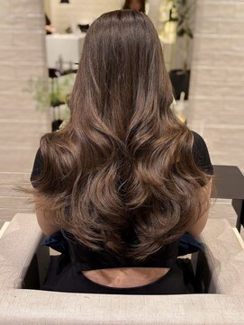 ステア ケース(stair case) 韓国ロングレイヤーカット赤みなしブラウンカラー