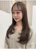 柔らかグレージュ×大人レイヤー