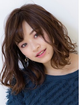 ルコル(Lucol.) ウェーブ小顔ミディアム