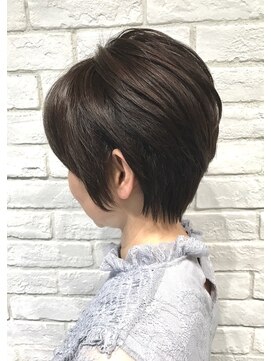ザ シー 橋本(The C) 「The C 橋本店」後頭部にボリューム小顔ショート
