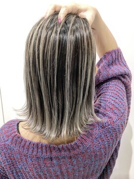 ディーナ(D'na) 『D'na』外はねグレーバレイヤージュ 清水