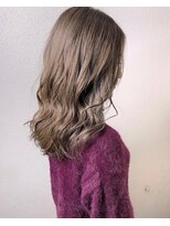 ジーナ バイ アルティナ(Dina by artina)&nbsp;シアーベージュ×リラックスセミディ【Dina立川】