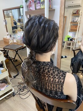 ロカット サロン(Roquat Salon) ローポニーロングアレンジ【ヘアアレンジ　立川/立川南/八王子】