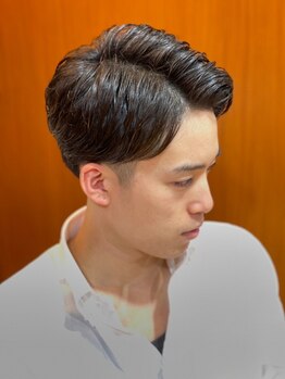 アールドボーテ 理容室(R de Beaute)の写真/【銀座駅から徒歩0分☆平日20:30迄営業】ON/OFF自由自在のバランスを創りだす、繊細なカット技術が自慢。