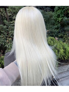 ジーナ(XENA) ケアブリーチ×ハイトーンカラー×ホワイトカラー(渋谷)