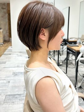 アフロート ルヴア(AFLOAT RUVUA) みねスタイル♪ 前下がり ひし形 ショートボブ 30代 40代 50代