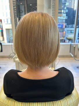 ビス フルール 日暮里店(Vis fleur) ショートヘア/ダブルカラー/ハイトーンベージュ