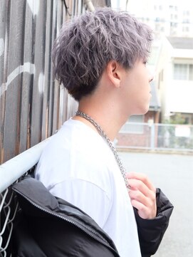 ミヤビ(MIYAVI) ホワイトカラー