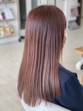 ピンクベージュ