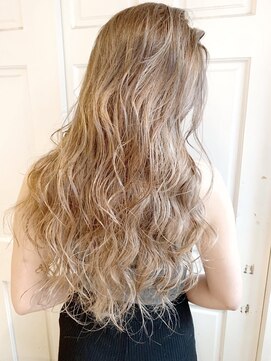 ヘアーワークス ヘルム 渋谷店(HAIR WORKS HELM) [HELM渋谷]ブリーチWカラー×ロングレイヤー