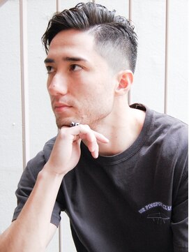 メリケンバーバーショップ コウベ(MERICAN BARBERSHOP KOBE) ツーブロックツイストパーマビジネスかき上げフェード#m426