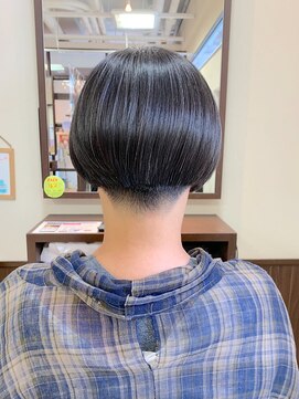 シファ(sifa) 刈り上げデザインショート