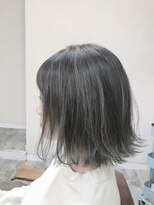 リノカヒリ(Lino kahili)&nbsp;バレイヤージュハイライト×切りっぱなし外ハネボブ