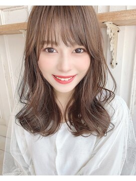 アリスバイアフロート 自由が丘(ALICe by AFLOAT) くびれるレイヤー（小顔オリーブカラーハイライトカラー）