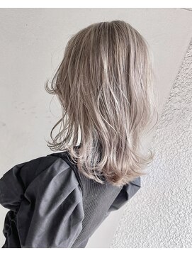 ヘアーアンドアトリエ マール(Hair&Atelier Marl) 【Marl】ミルクティーベージュカラー×外国人風ミディ