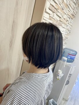 クレア(CREA) 丸みショートボブ