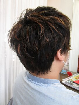コアフィールフィス(COIFFURE fils) 【見附・今町】くせ毛を活かしたハイライトマッシュショート