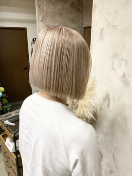 モニュメント(Monument) 暖色系ミルクティーボブ