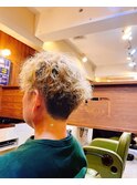 シャンパンゴールド